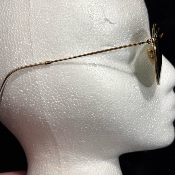 Ray-Ban aviator sunglasses. - Picture 4 of 5